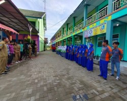 Kegiatan Brifing Siswa Sebelum Praktikum 2